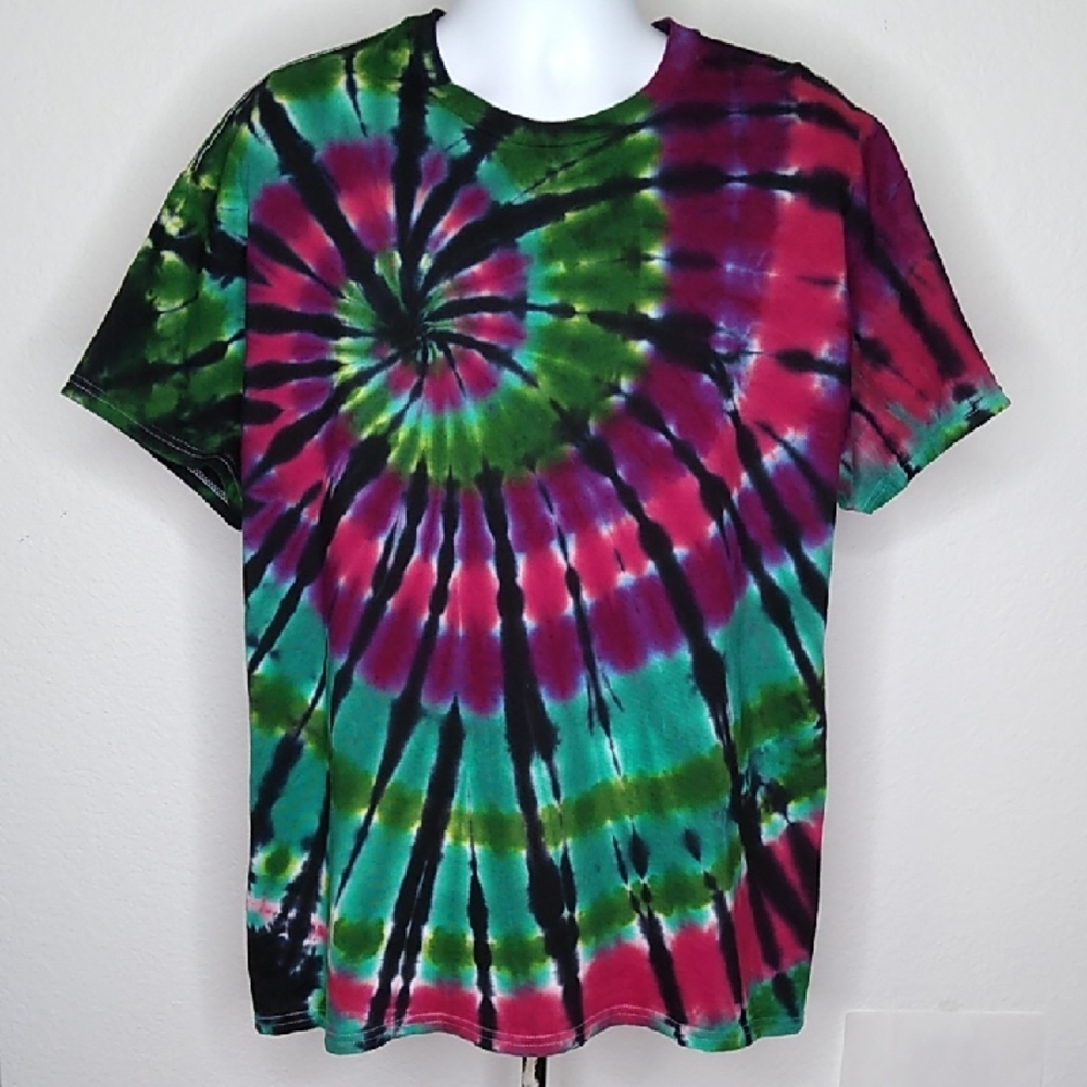 New Vibrant Tie-Dye T-Shirt - Picture 2 of 5